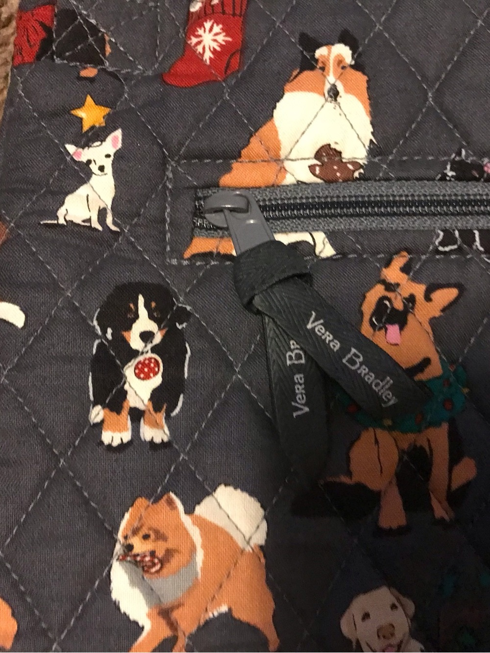 Vera Bradley Hipster Crossbody Quilted Purse/Bag Holiday Dogs - Picture 6 of 9